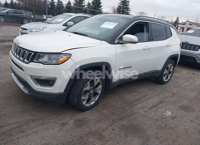 Photo 2 of 2019 Jeep Compass LIMITED 4X4 (VIN 3C4NJDCB8KT673390)