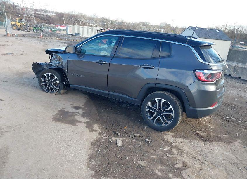 Photo 3 of 2022 Jeep Compass LIMITED (VIN 3C4NJDCB8NT233836)