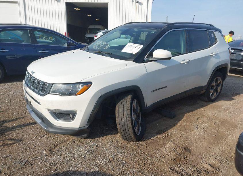 Photo 2 of 2018 Jeep Compass LIMITED 4X4 (VIN 3C4NJDCB9JT231605)