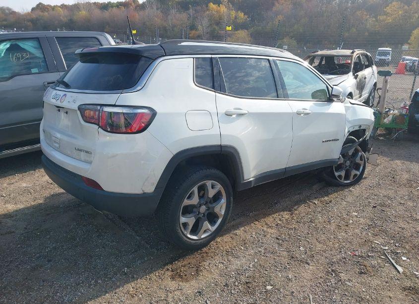 Photo 4 of 2018 Jeep Compass LIMITED 4X4 (VIN 3C4NJDCB9JT231605)