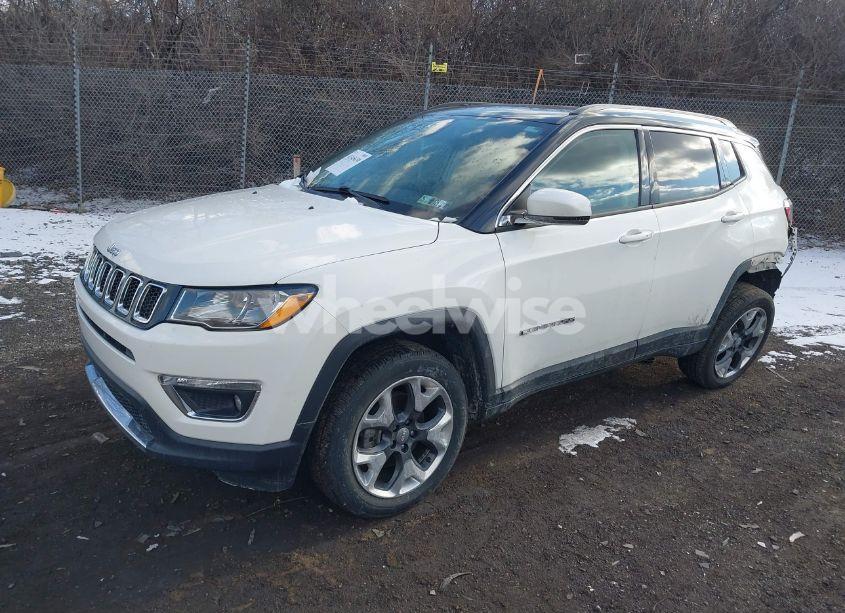 Photo 2 of 2018 Jeep Compass LIMITED 4X4 (VIN 3C4NJDCB9JT354398)