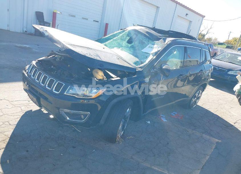 Photo 2 of 2018 Jeep Compass LIMITED 4X4 (VIN 3C4NJDCB9JT436910)