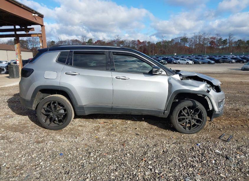 Photo 13 of 2018 Jeep Compass LIMITED 4X4 (VIN 3C4NJDCB9JT483581)