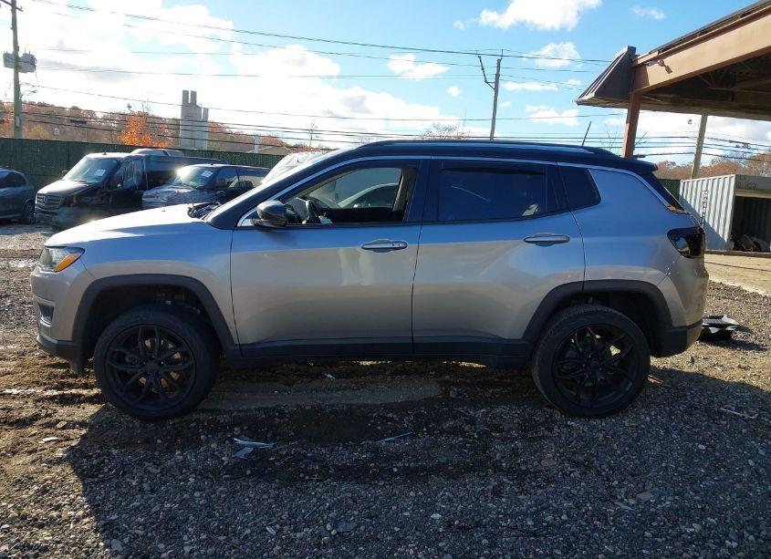 Photo 14 of 2018 Jeep Compass LIMITED 4X4 (VIN 3C4NJDCB9JT483581)