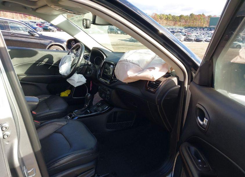 Photo 5 of 2018 Jeep Compass LIMITED 4X4 (VIN 3C4NJDCB9JT483581)