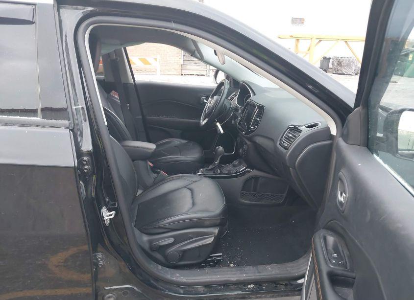 Photo 5 of 2019 Jeep Compass LIMITED 4X4 (VIN 3C4NJDCB9KT622867)