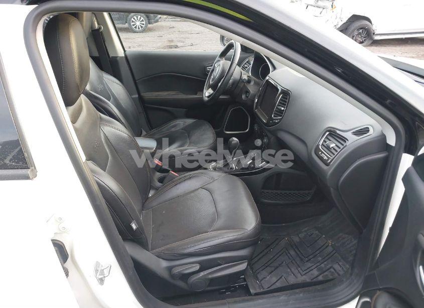 Photo 5 of 2019 Jeep Compass LIMITED 4X4 (VIN 3C4NJDCB9KT674726)