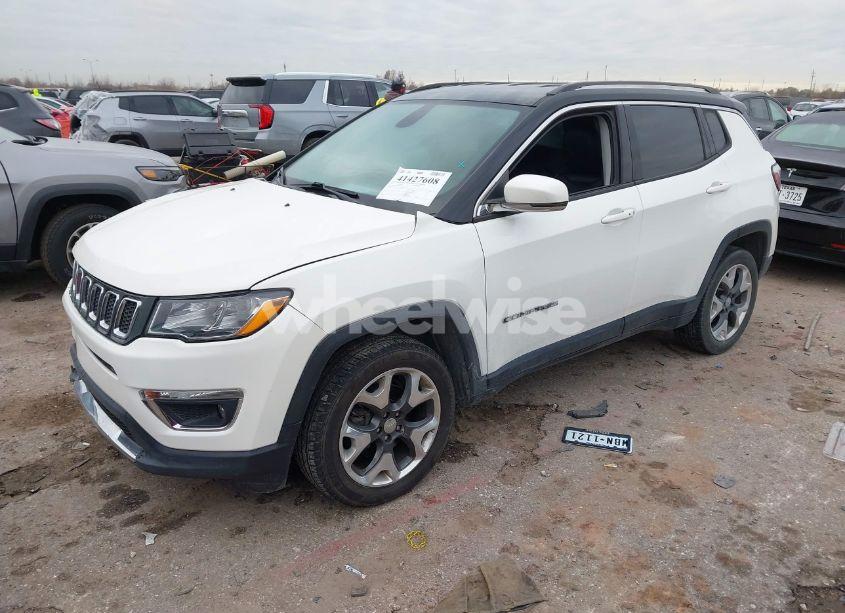 Photo 2 of 2019 Jeep Compass LIMITED 4X4 (VIN 3C4NJDCB9KT753684)