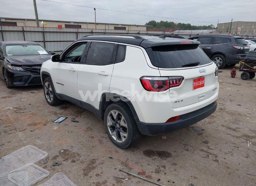Photo 3 of 2019 Jeep Compass LIMITED 4X4 (VIN 3C4NJDCB9KT753684)