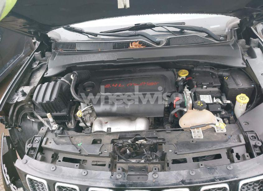 Photo 10 of 2018 Jeep Compass LIMITED 4X4 (VIN 3C4NJDCBXJT104460)