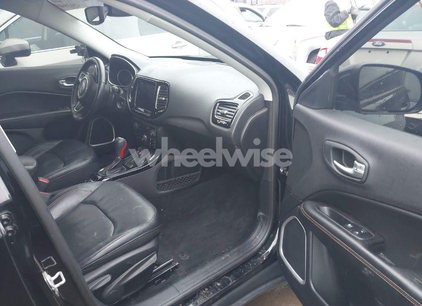 Photo 5 of 2018 Jeep Compass LIMITED 4X4 (VIN 3C4NJDCBXJT104460)