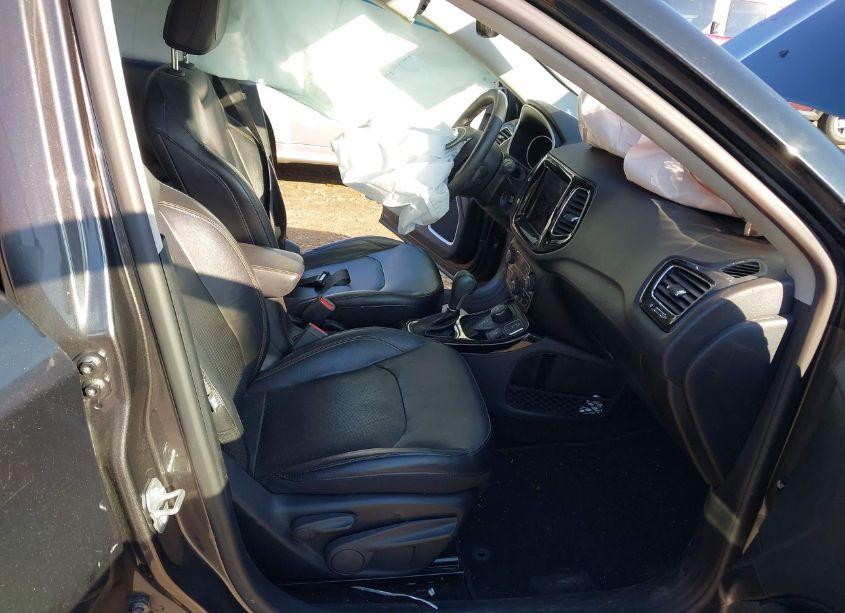 Photo 5 of 2018 Jeep Compass LIMITED 4X4 (VIN 3C4NJDCBXJT144019)