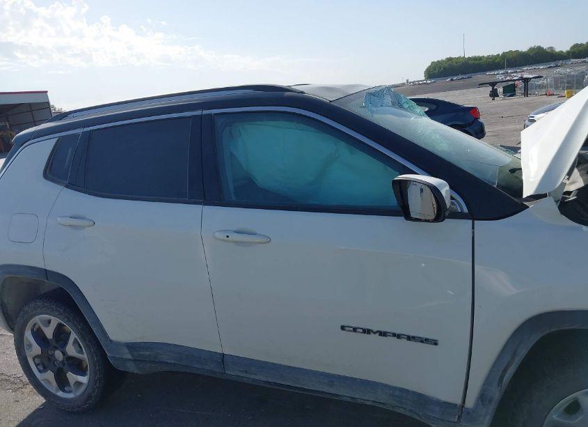 Photo 14 of 2018 Jeep Compass LIMITED 4X4 (VIN 3C4NJDCBXJT354717)