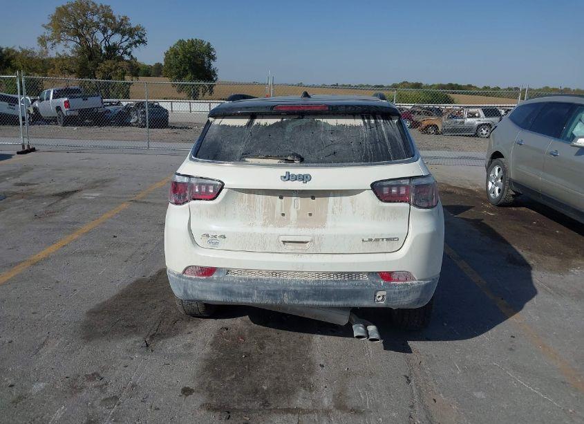 Photo 17 of 2018 Jeep Compass LIMITED 4X4 (VIN 3C4NJDCBXJT354717)