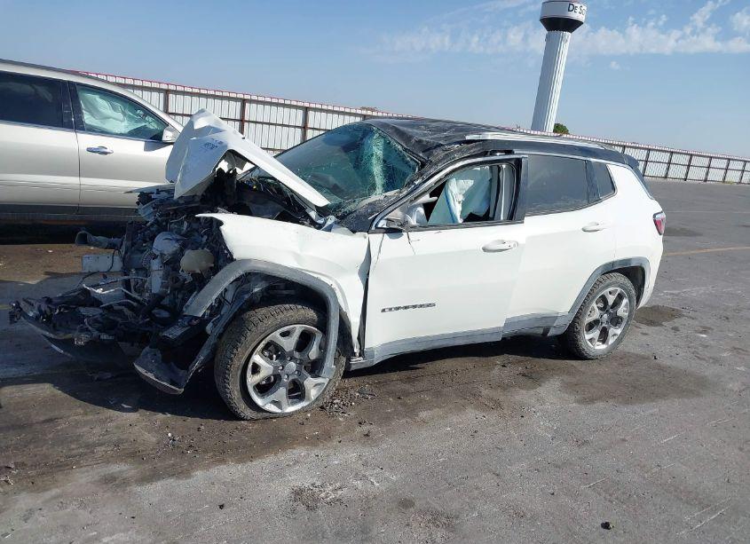 Photo 2 of 2018 Jeep Compass LIMITED 4X4 (VIN 3C4NJDCBXJT354717)