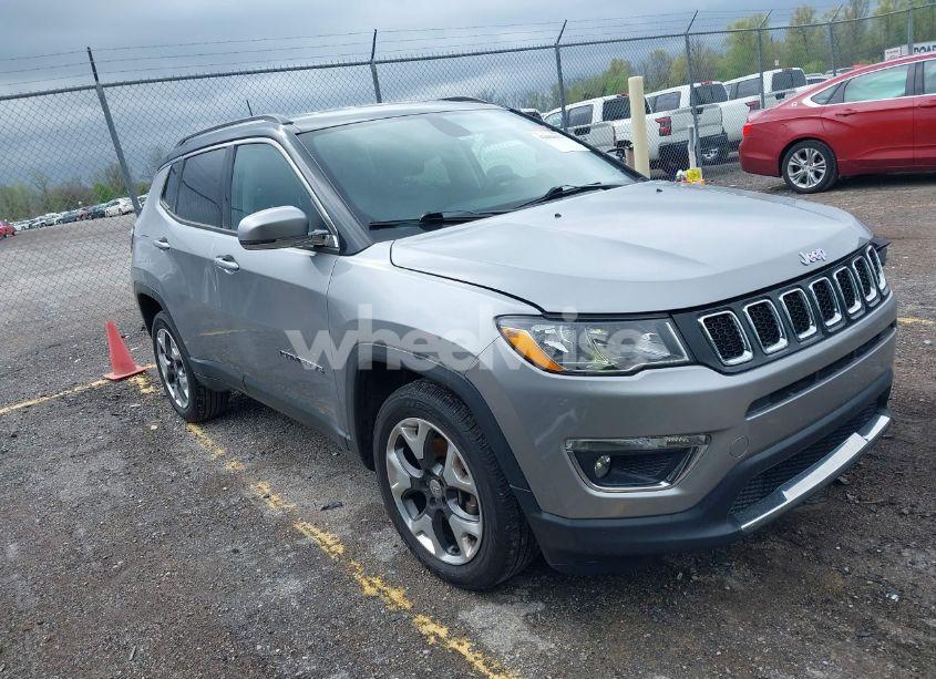 2018 Jeep Compass LIMITED 4X4 (VIN 3C4NJDCBXJT365801) main photo