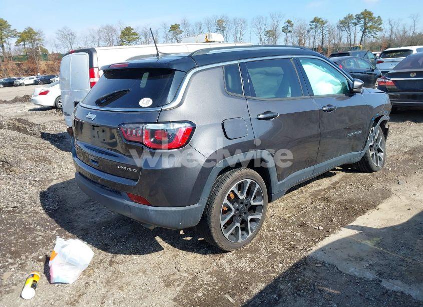 Photo 4 of 2018 Jeep Compass LIMITED 4X4 (VIN 3C4NJDCBXJT484688)