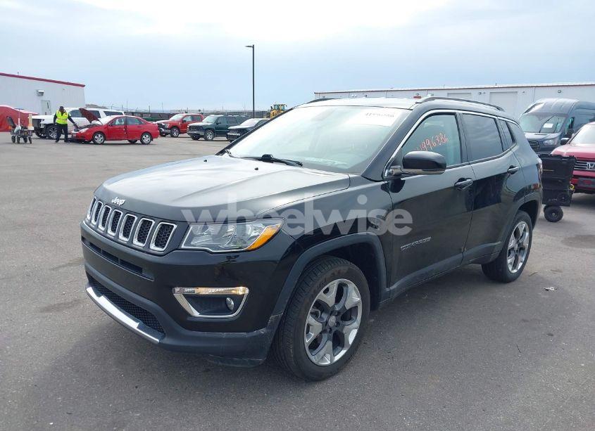 Photo 2 of 2019 Jeep Compass LIMITED 4X4 (VIN 3C4NJDCBXKT651567)