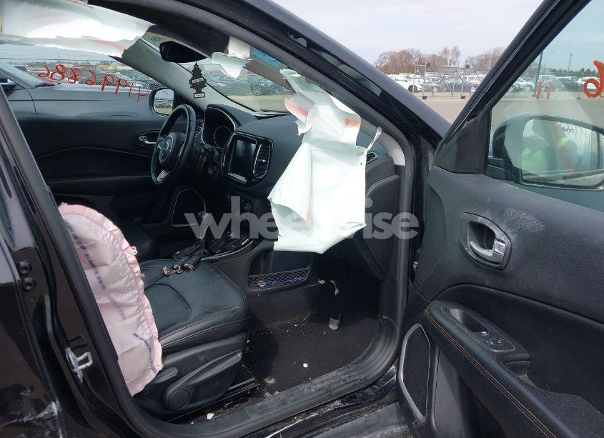 Photo 5 of 2019 Jeep Compass LIMITED 4X4 (VIN 3C4NJDCBXKT651567)