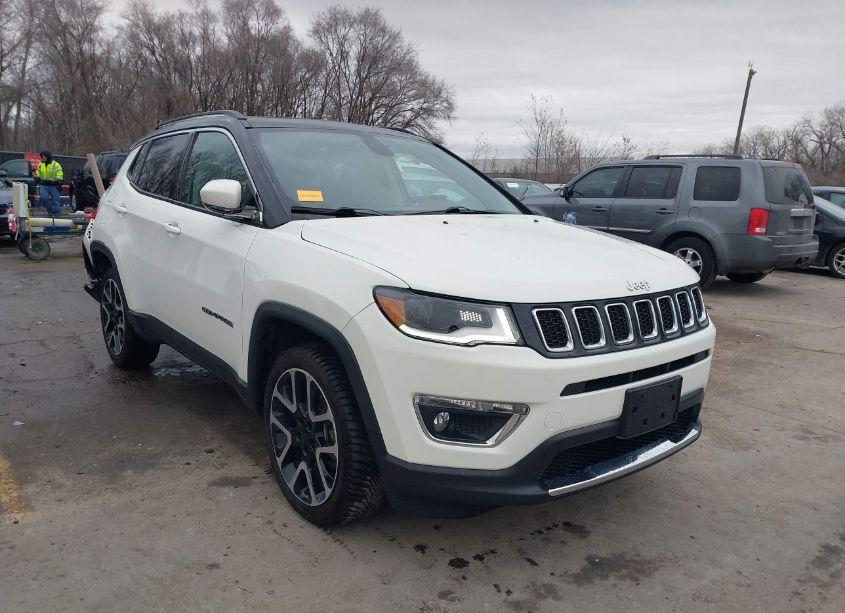 2019 Jeep Compass LIMITED 4X4 (VIN 3C4NJDCBXKT682754) main photo