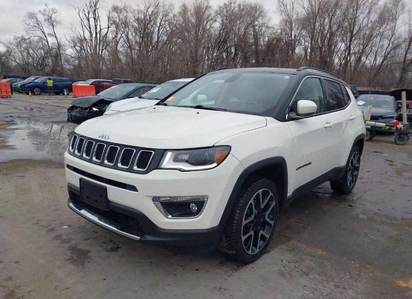 Photo 2 of 2019 Jeep Compass LIMITED 4X4 (VIN 3C4NJDCBXKT682754)