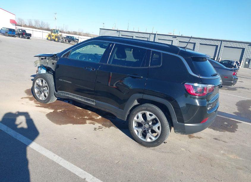 Photo 3 of 2019 Jeep Compass LIMITED 4X4 (VIN 3C4NJDCBXKT854796)