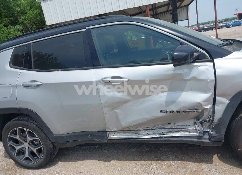 Photo 13 of 2024 Jeep Compass LIMITED 4X4 (VIN 3C4NJDCN0RT113691)