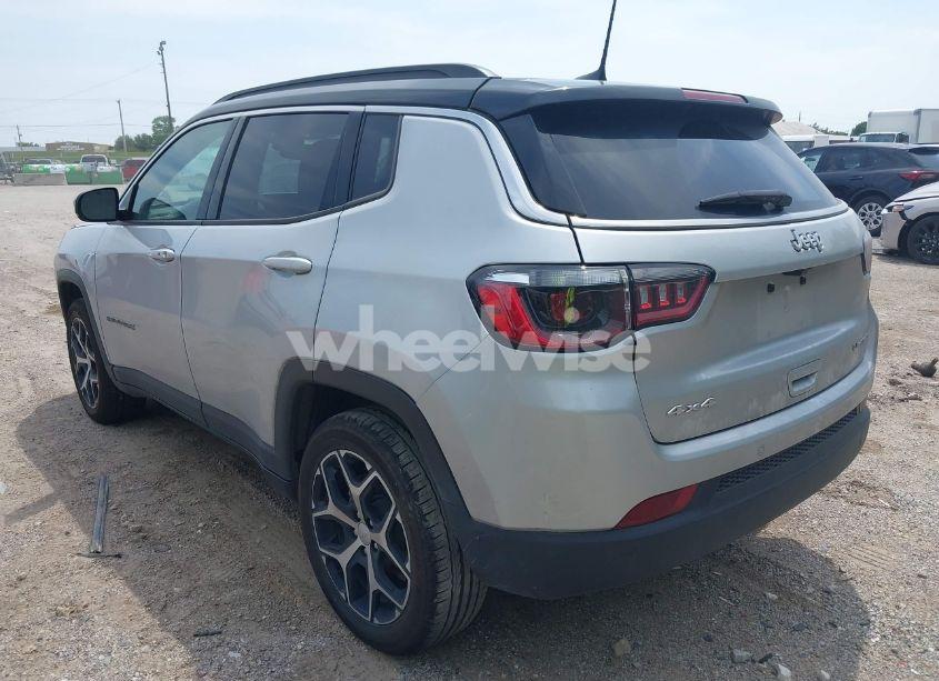 Photo 3 of 2024 Jeep Compass LIMITED 4X4 (VIN 3C4NJDCN0RT113691)