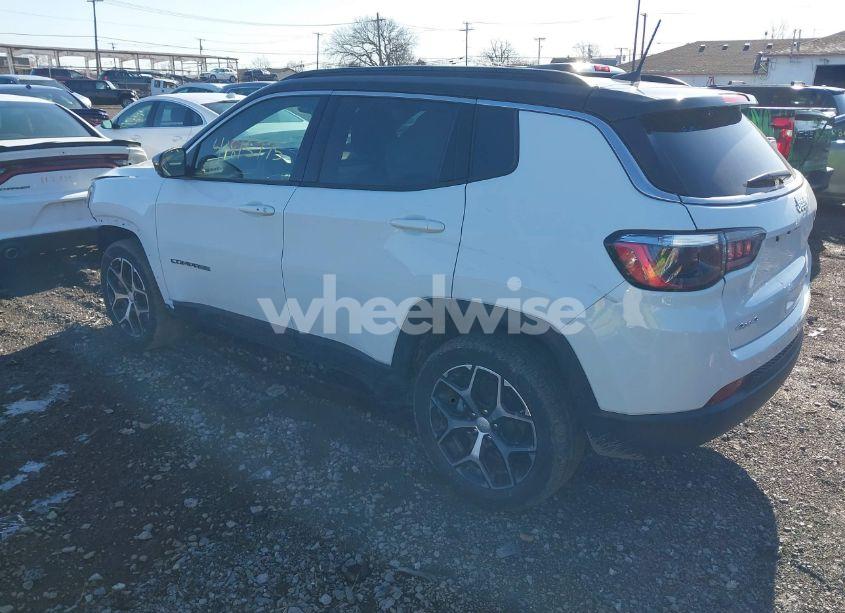 Photo 3 of 2024 Jeep Compass LIMITED 4X4 (VIN 3C4NJDCN0RT125467)
