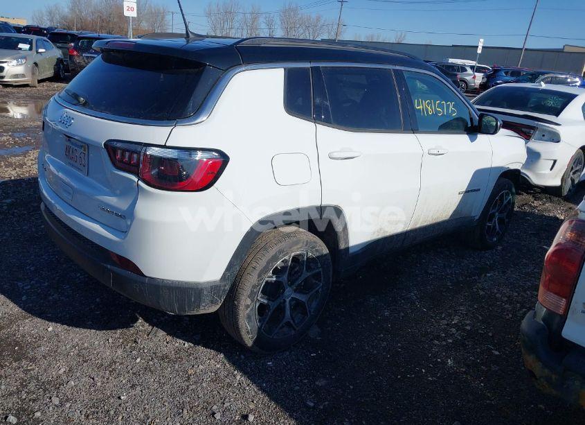 Photo 4 of 2024 Jeep Compass LIMITED 4X4 (VIN 3C4NJDCN0RT125467)