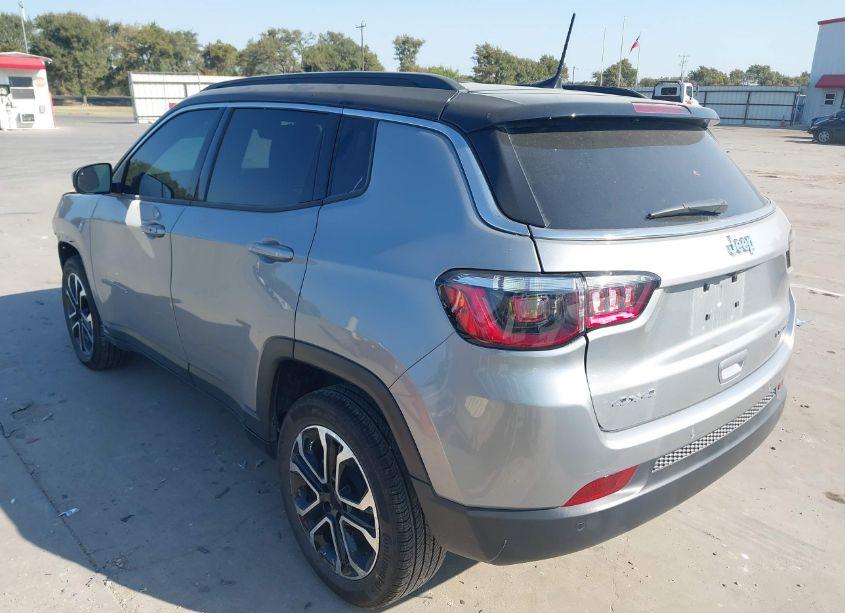 Photo 3 of 2024 Jeep Compass LIMITED 4X4 (VIN 3C4NJDCN0RT582148)