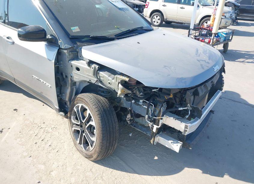 Photo 6 of 2024 Jeep Compass LIMITED 4X4 (VIN 3C4NJDCN0RT582148)