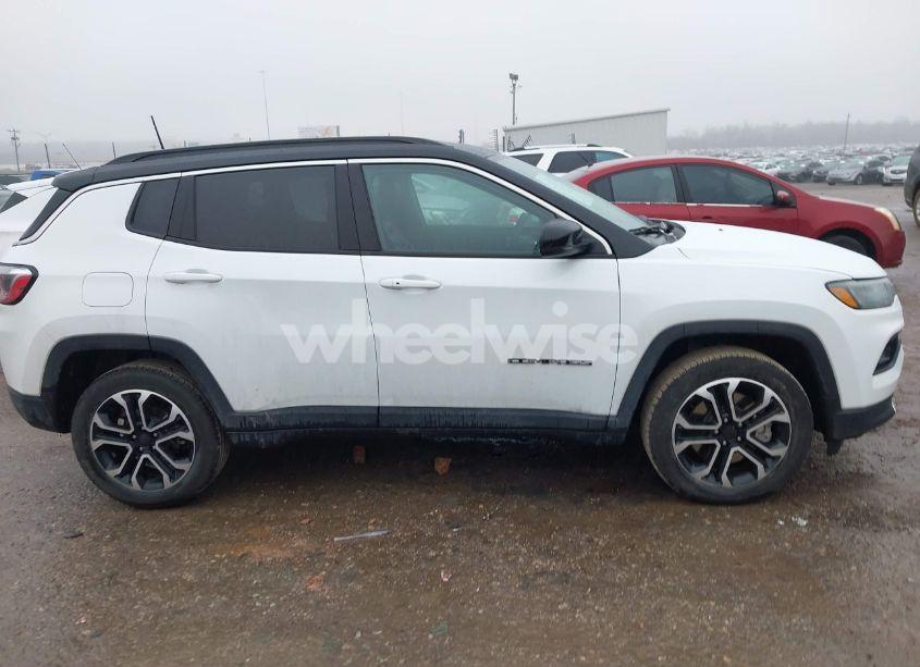 Photo 13 of 2024 Jeep Compass LIMITED 4X4 (VIN 3C4NJDCN1RT595975)