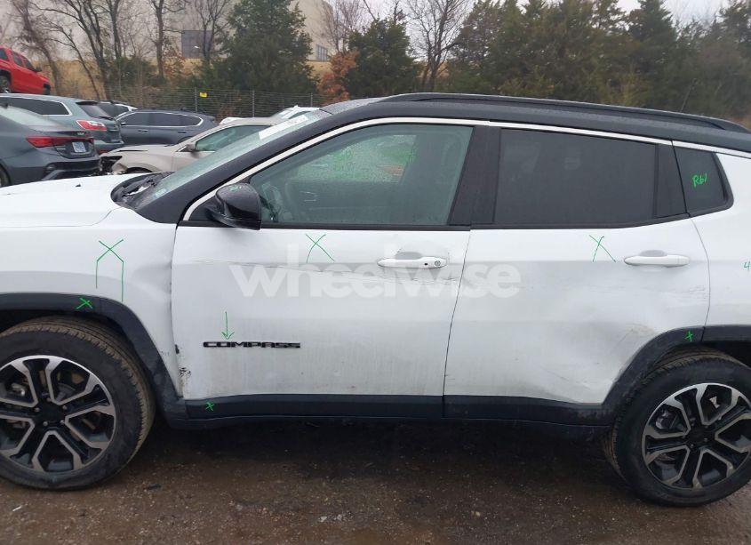 Photo 14 of 2024 Jeep Compass LIMITED 4X4 (VIN 3C4NJDCN1RT595975)