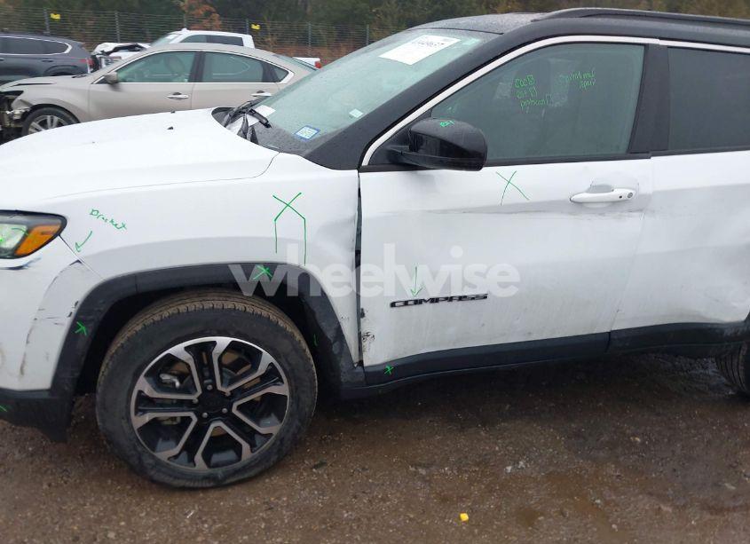 Photo 6 of 2024 Jeep Compass LIMITED 4X4 (VIN 3C4NJDCN1RT595975)