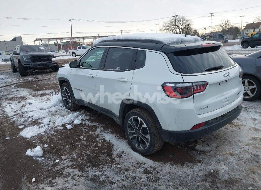 Photo 3 of 2024 Jeep Compass LIMITED 4X4 (VIN 3C4NJDCN1RT608630)