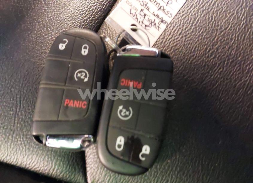 Photo 11 of 2024 Jeep Compass LIMITED 4X4 (VIN 3C4NJDCN2RT593278)