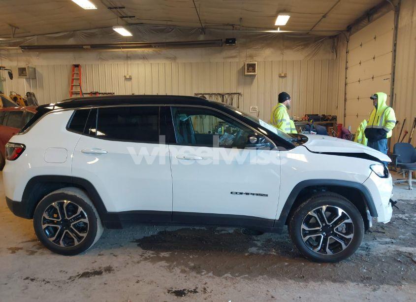 Photo 13 of 2024 Jeep Compass LIMITED 4X4 (VIN 3C4NJDCN2RT593278)