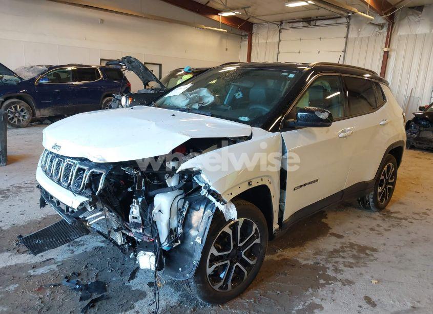 Photo 2 of 2024 Jeep Compass LIMITED 4X4 (VIN 3C4NJDCN2RT593278)
