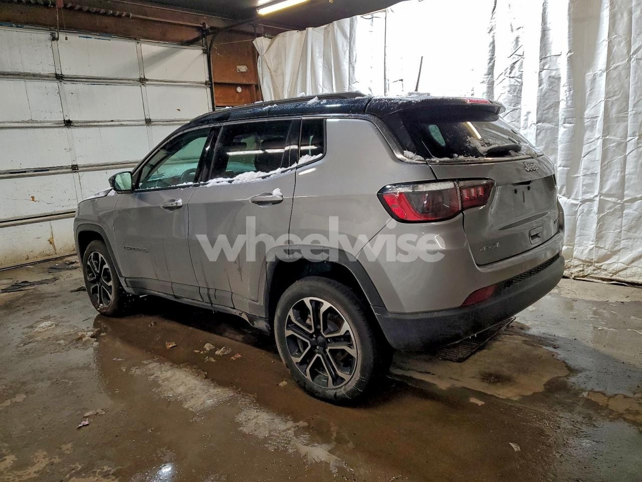 Photo 2 of 2024 JEEP COMPASS LIMITED (VIN 3C4NJDCN2RT608653)