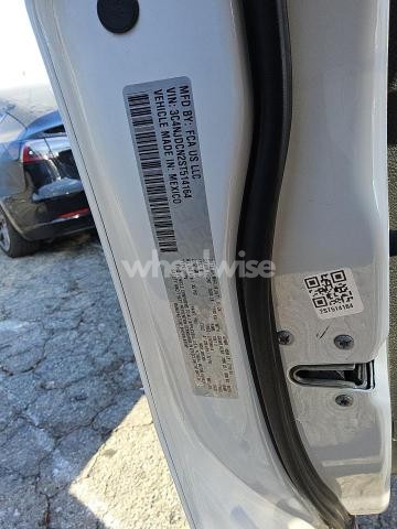 Photo 2 of 2025 JEEP COMPASS LIMITED (VIN 3C4NJDCN2ST514164)