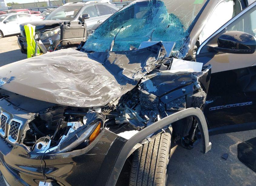 Photo 6 of 2024 Jeep Compass LIMITED 4X4 (VIN 3C4NJDCN3RT586842)