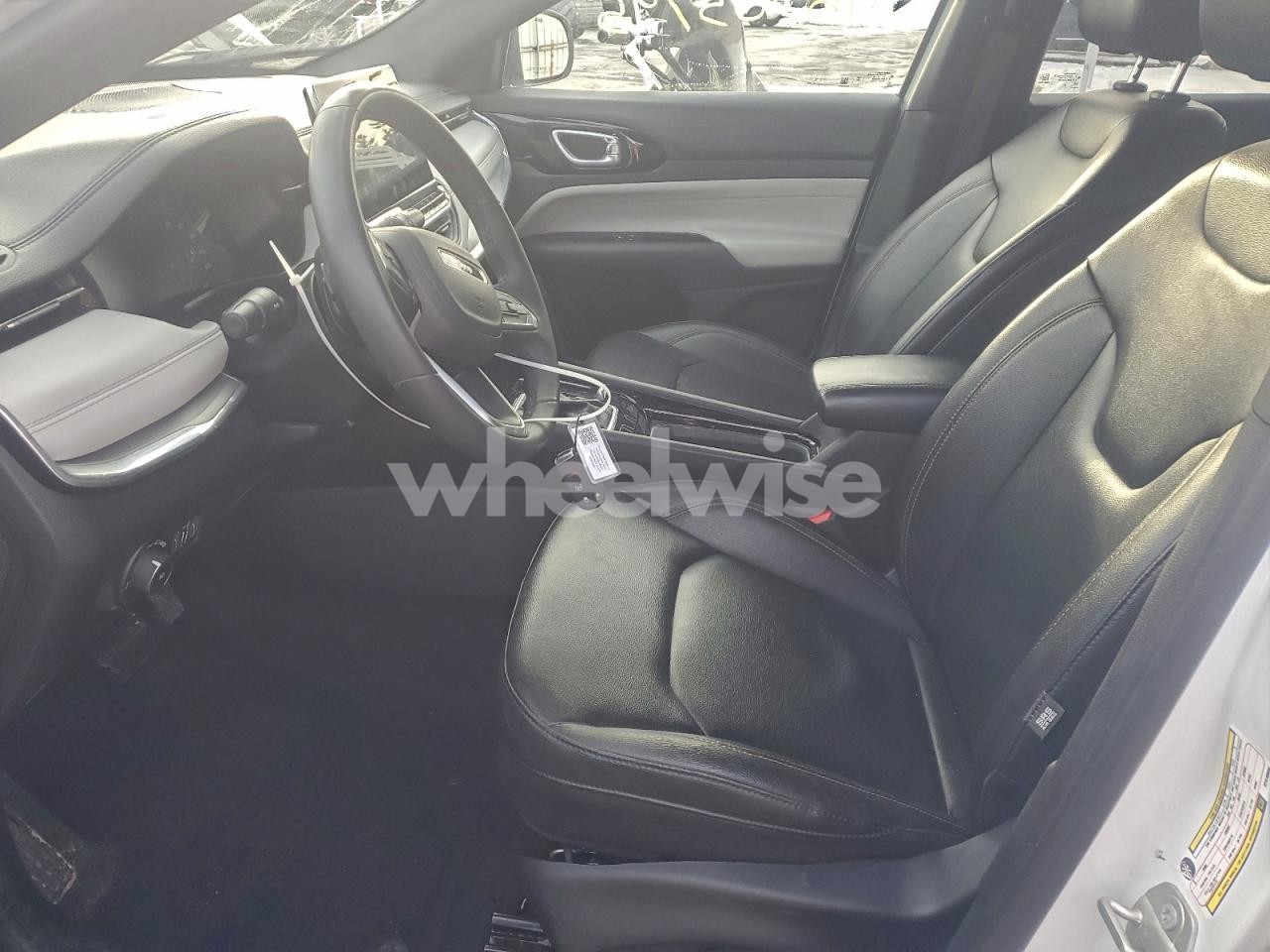 Photo 7 of 2024 JEEP COMPASS LIMITED (VIN 3C4NJDCN3RT610606)