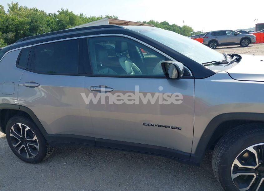 Photo 13 of 2024 Jeep Compass LIMITED 4X4 (VIN 3C4NJDCN4RT595193)