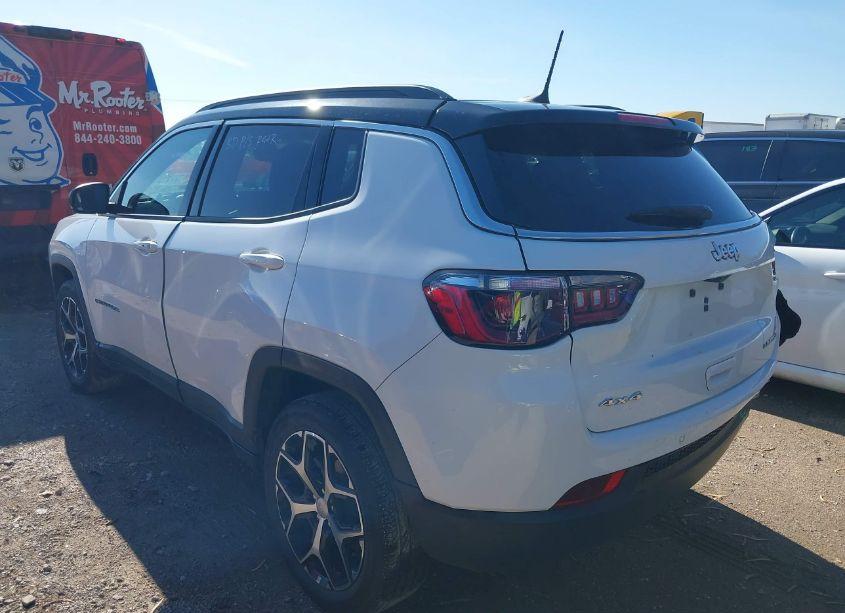 Photo 3 of 2024 Jeep Compass LIMITED 4X4 (VIN 3C4NJDCN6RT125408)