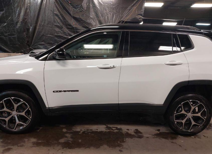 Photo 15 of 2024 Jeep Compass LIMITED 4X4 (VIN 3C4NJDCN6RT164869)