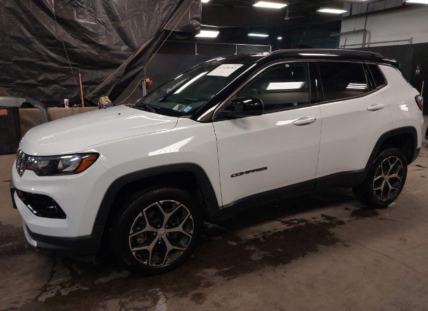 Photo 2 of 2024 Jeep Compass LIMITED 4X4 (VIN 3C4NJDCN6RT164869)