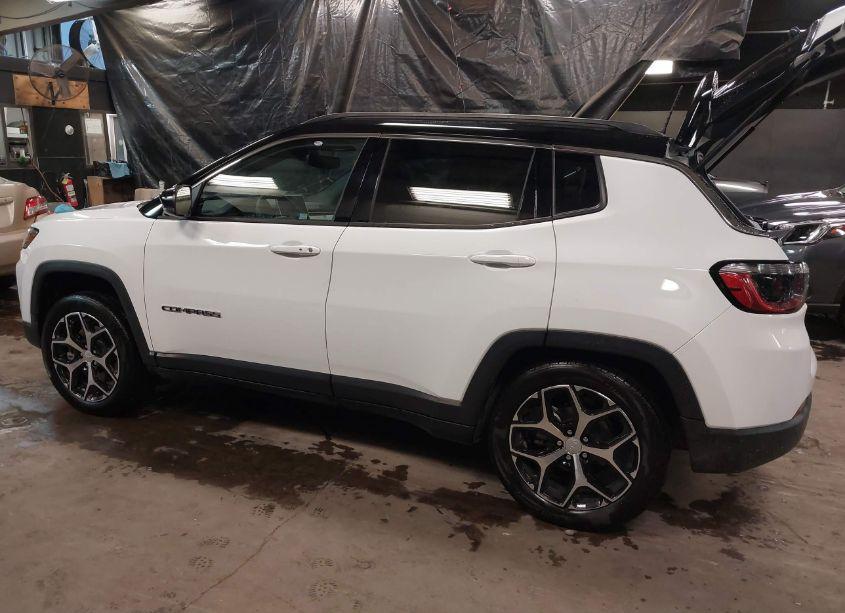 Photo 3 of 2024 Jeep Compass LIMITED 4X4 (VIN 3C4NJDCN6RT164869)