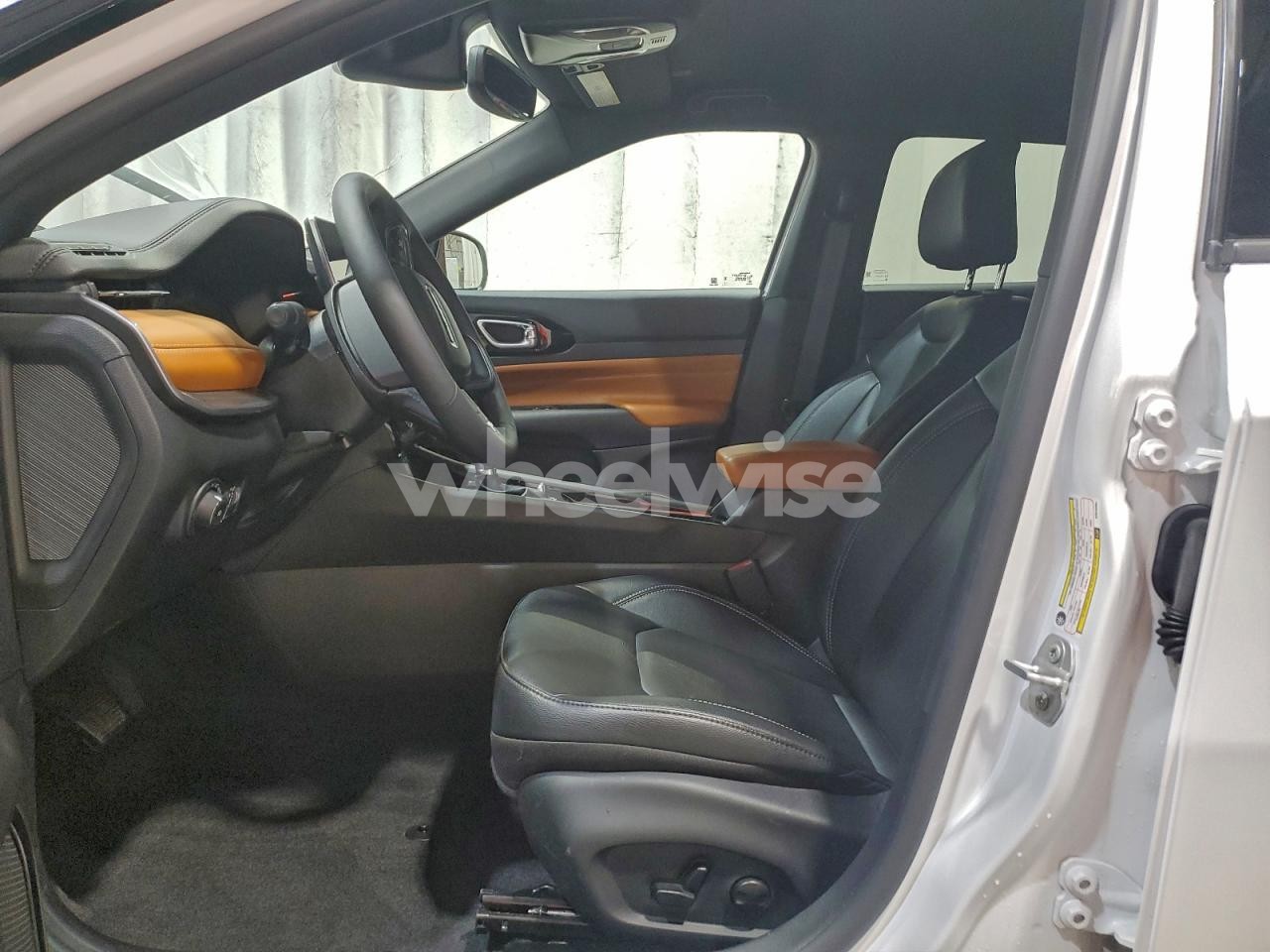 Photo 7 of 2025 JEEP COMPASS LIMITED (VIN 3C4NJDCN7ST614454)