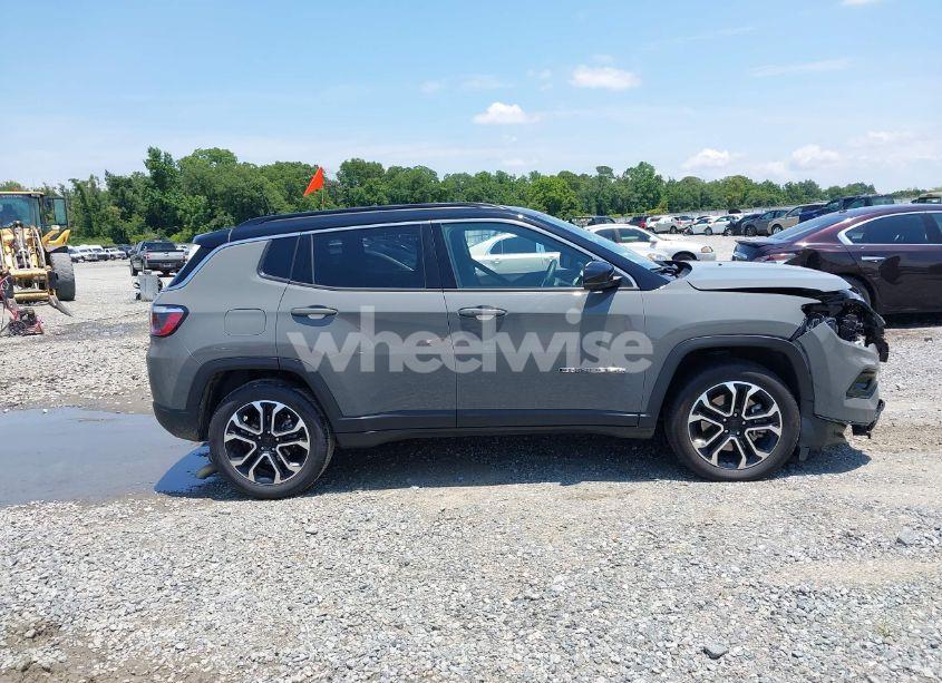 Photo 13 of 2024 Jeep Compass LIMITED 4X4 (VIN 3C4NJDCN8RT596315)